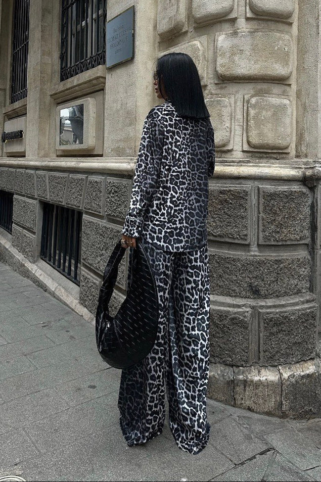 Pantalon en velours imprimé léopard (-50%)