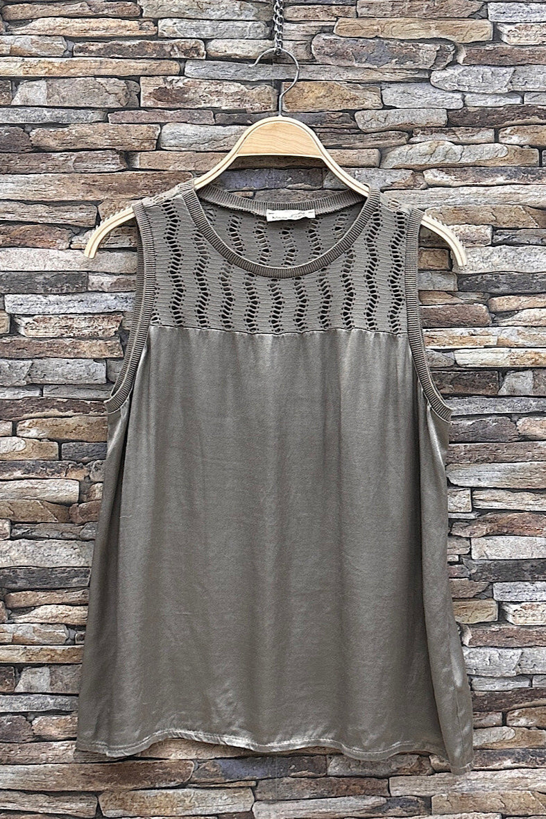 debardeur-amie-fluide-et-romantique-satinee-effet-soie-a-l-avant_taupe