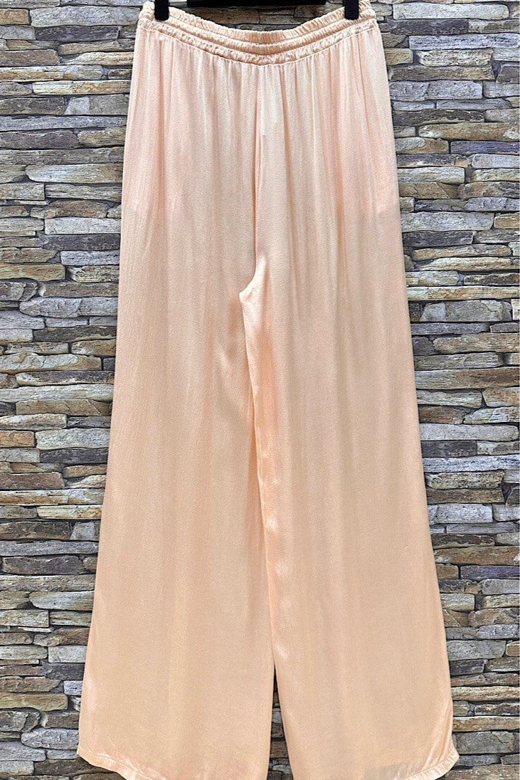 pantalon-amy-large-fluide-et-romantique-viscose-satinee-avec-poches-avant_saumon 2